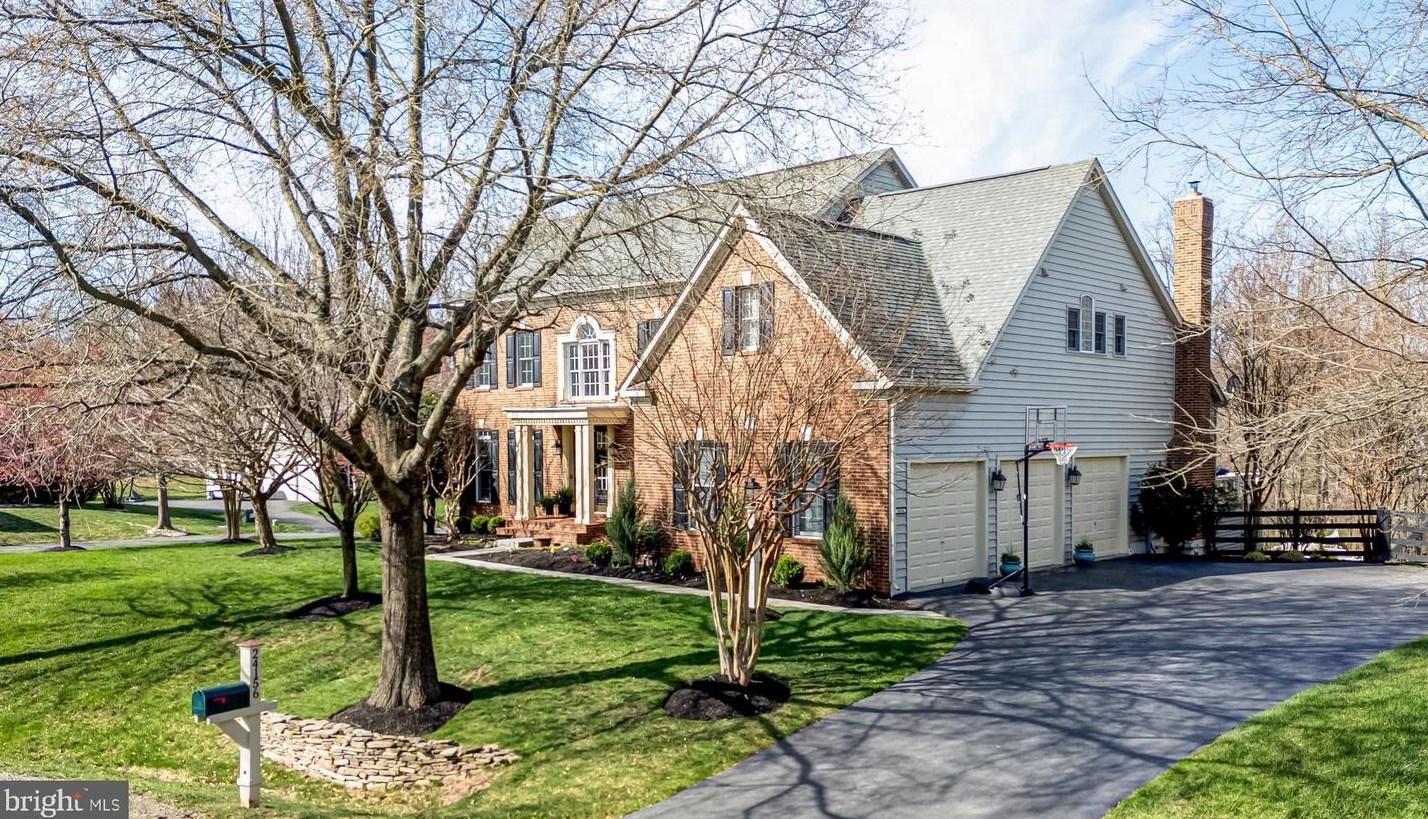24156 Spring Meadow Cir, Stone Ridge VA  20105-3476 exterior