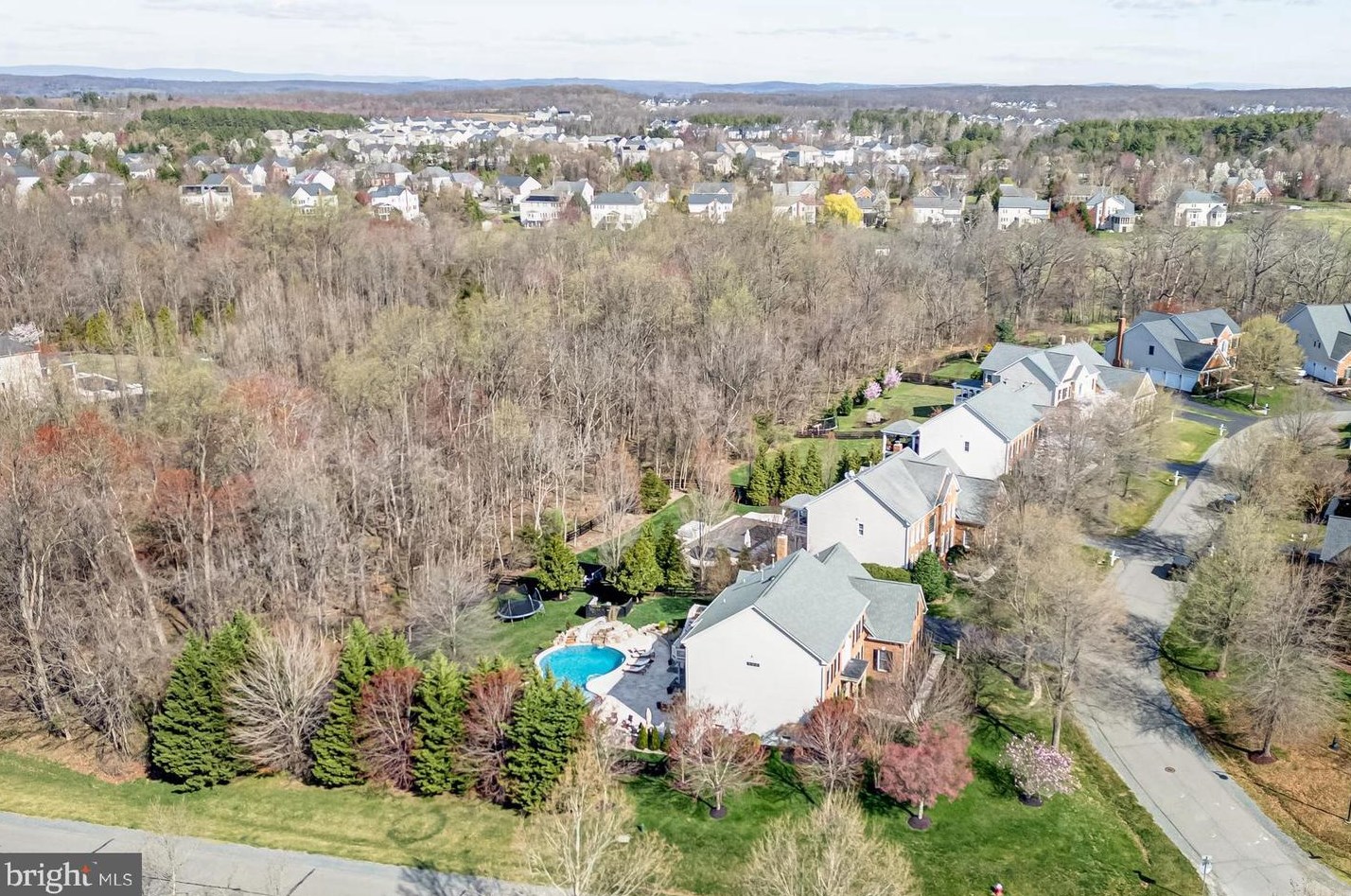 24156 Spring Meadow Cir, Stone Ridge VA  20105-3476 exterior