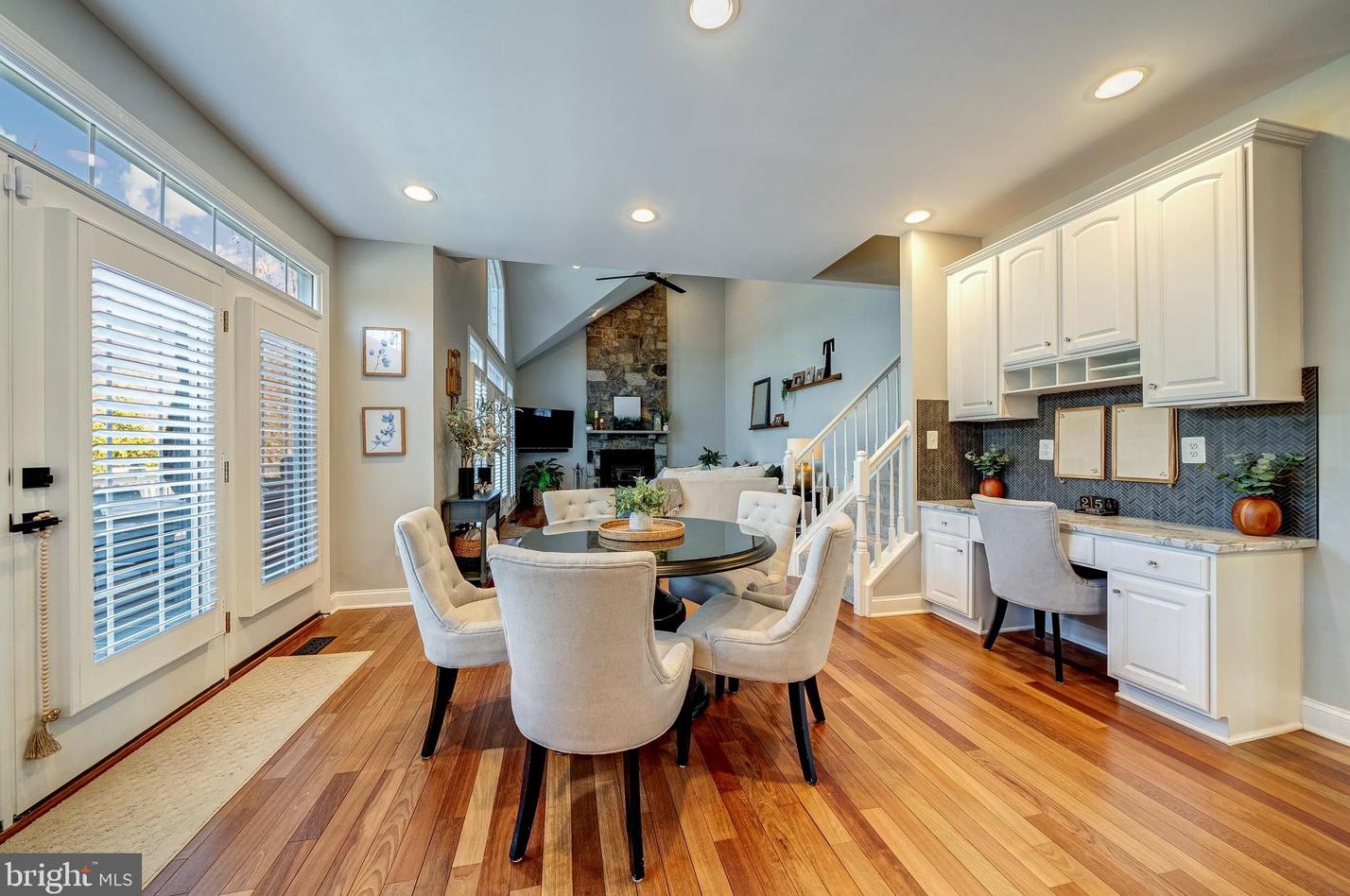 24156 Spring Meadow Cir, Stone Ridge VA  20105-3476 exterior