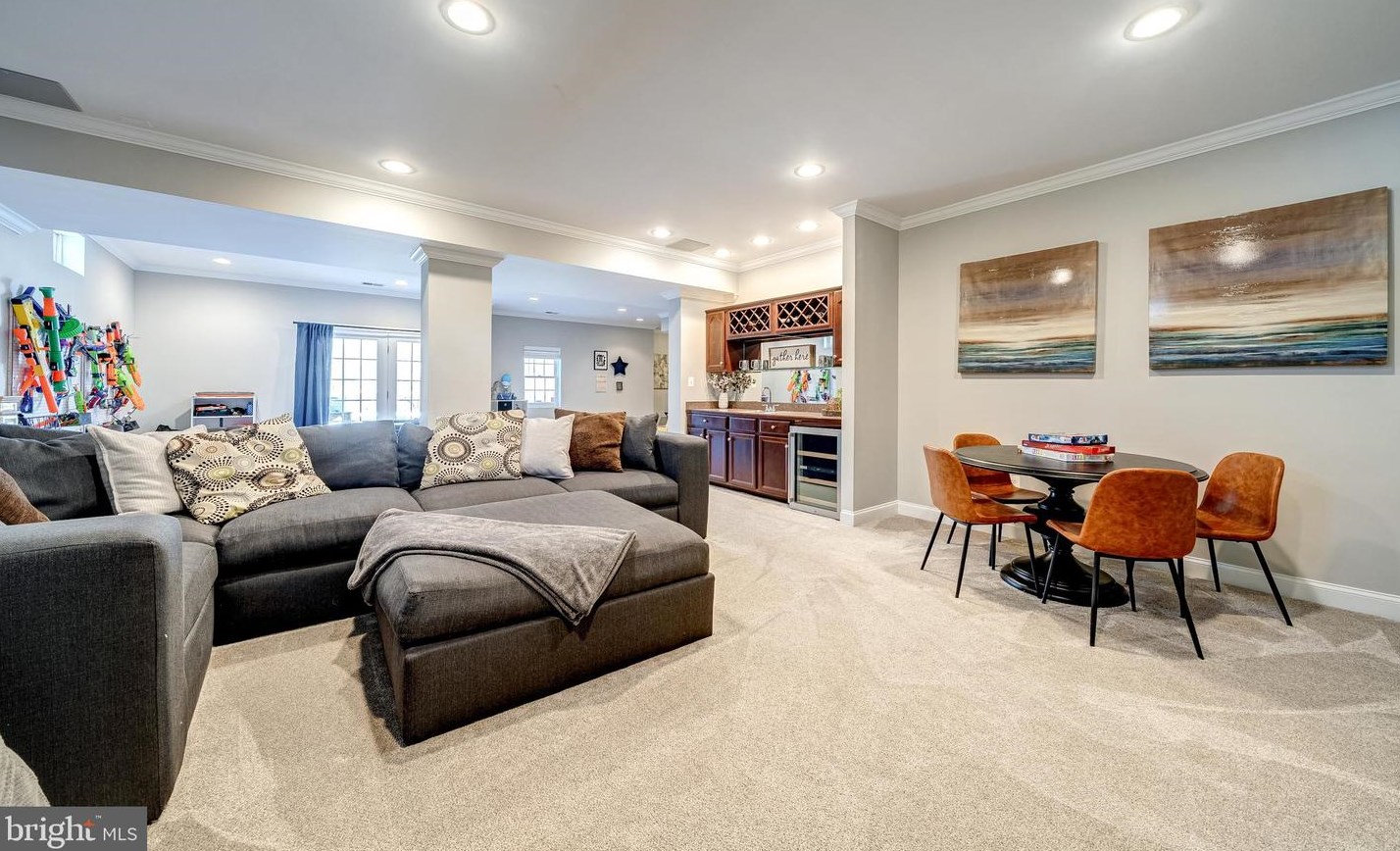 24156 Spring Meadow Cir, Stone Ridge VA  20105-3476 exterior