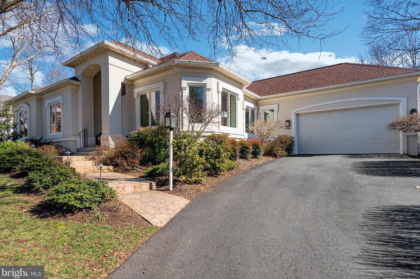 20892 Waterbeach Pl, Dulles, VA 20165-7407