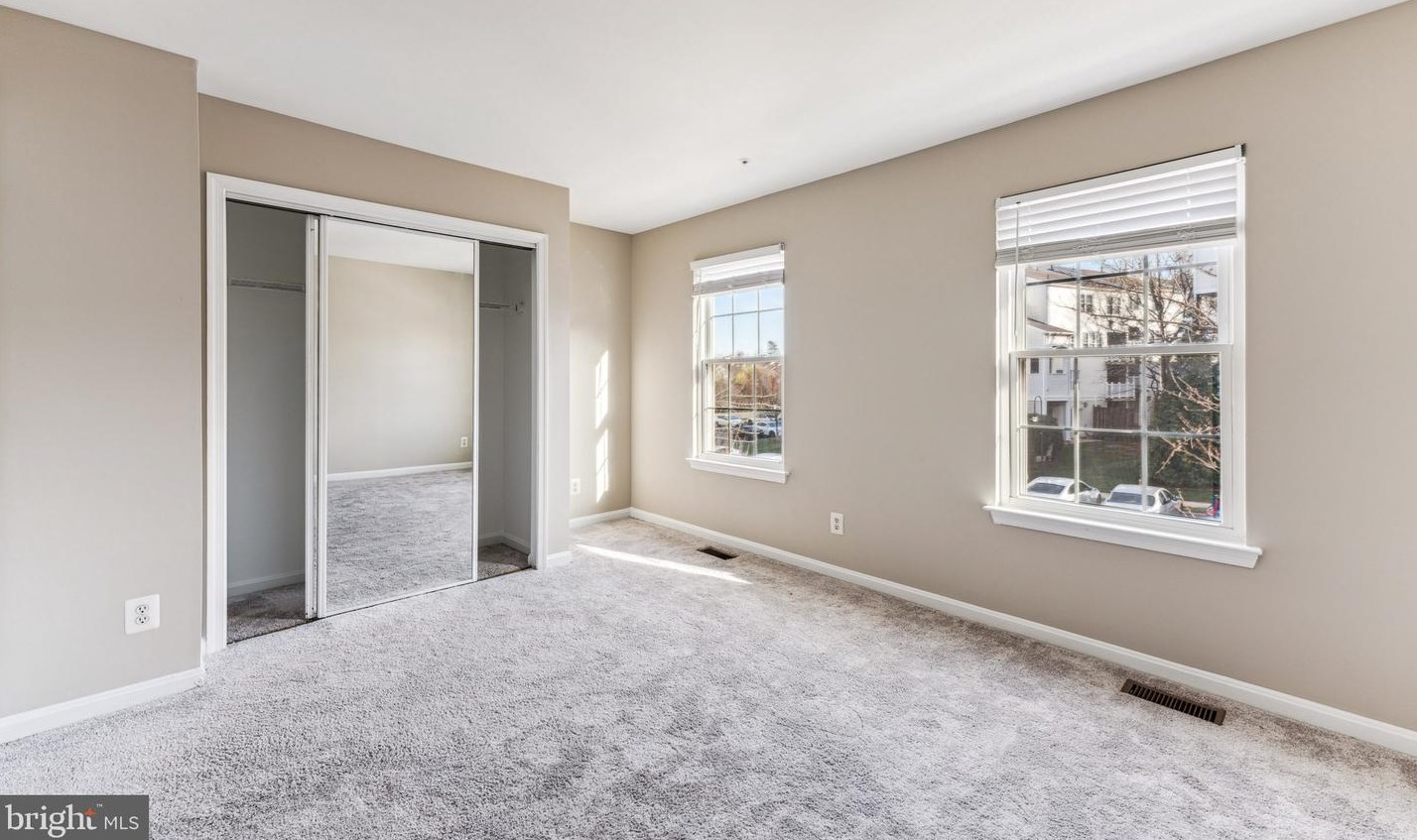 45484 Whistling Ter, Dulles VA  20166-6825 exterior