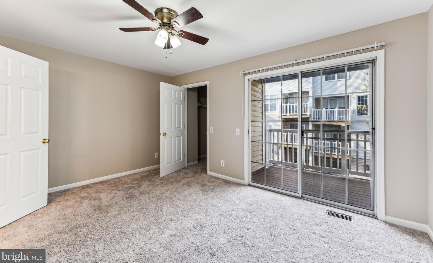 45484 Whistling Ter, Dulles VA  20166-6825 exterior