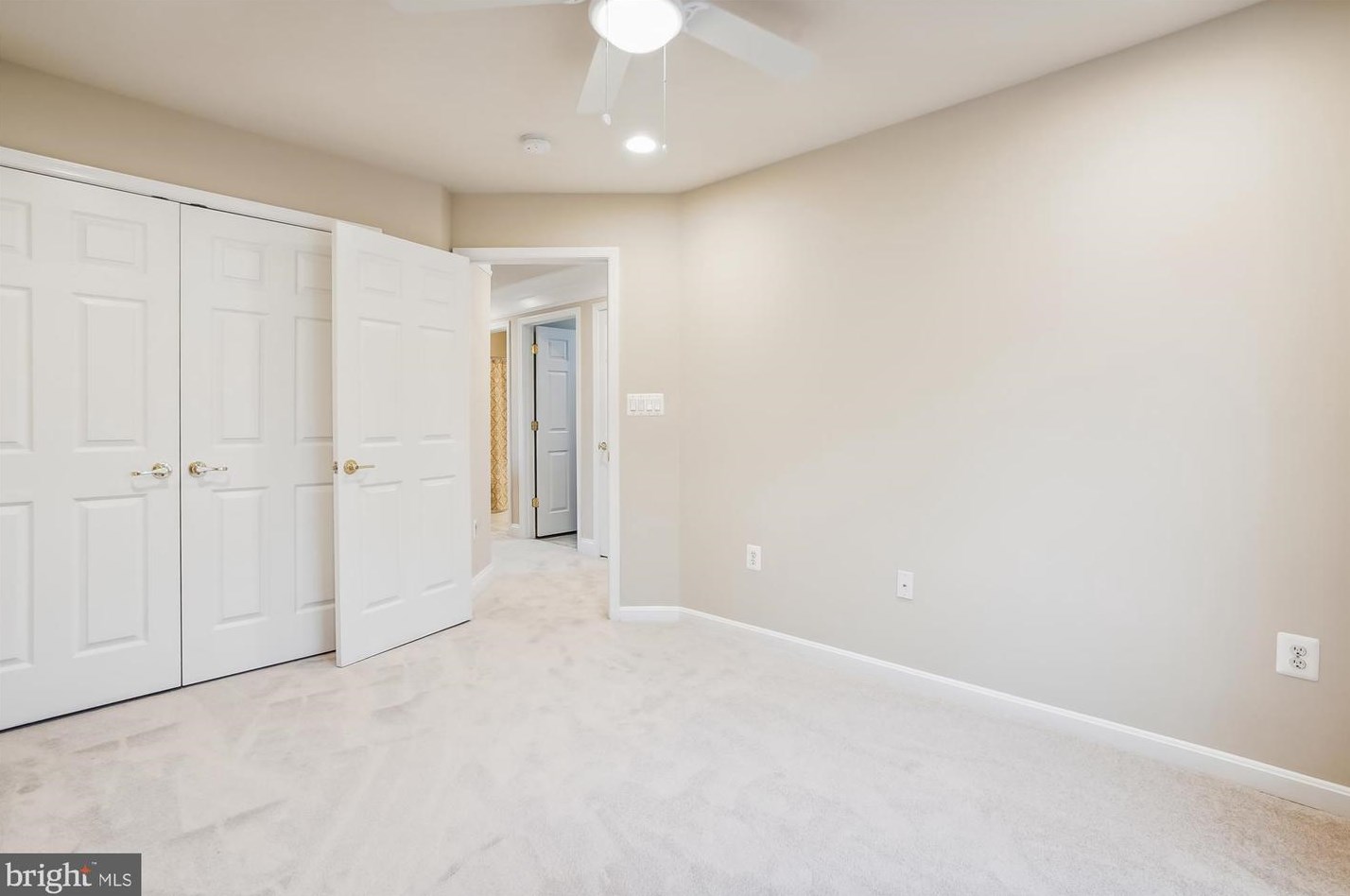 20361 Center Brook Sq, Dulles VA  20165-5183 exterior