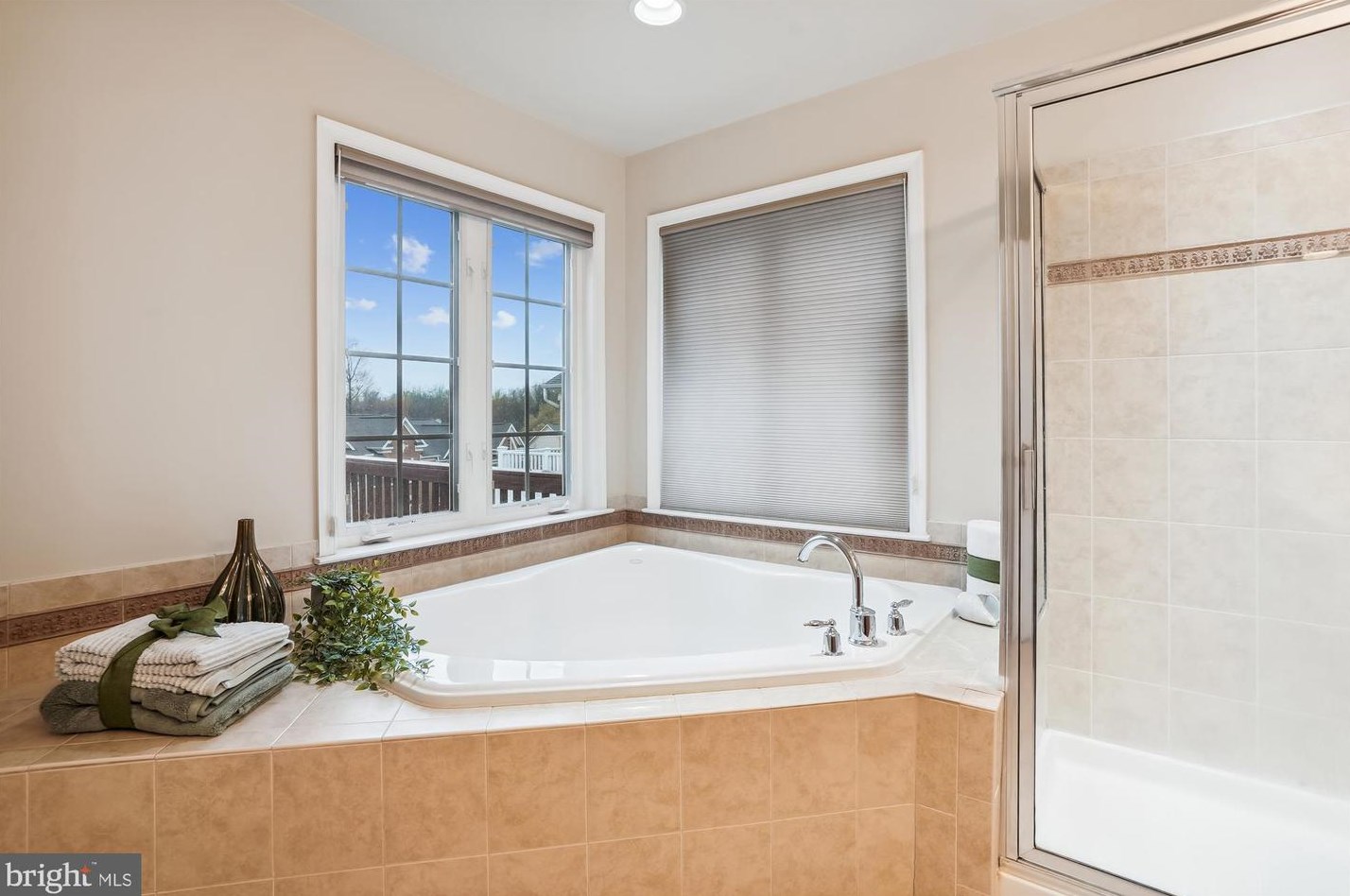 20361 Center Brook Sq, Dulles VA  20165-5183 exterior