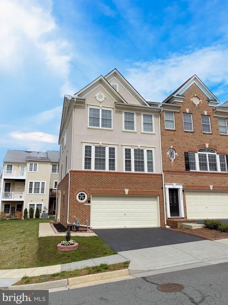 20361 Center Brook Sq, Dulles, VA 20165-5183