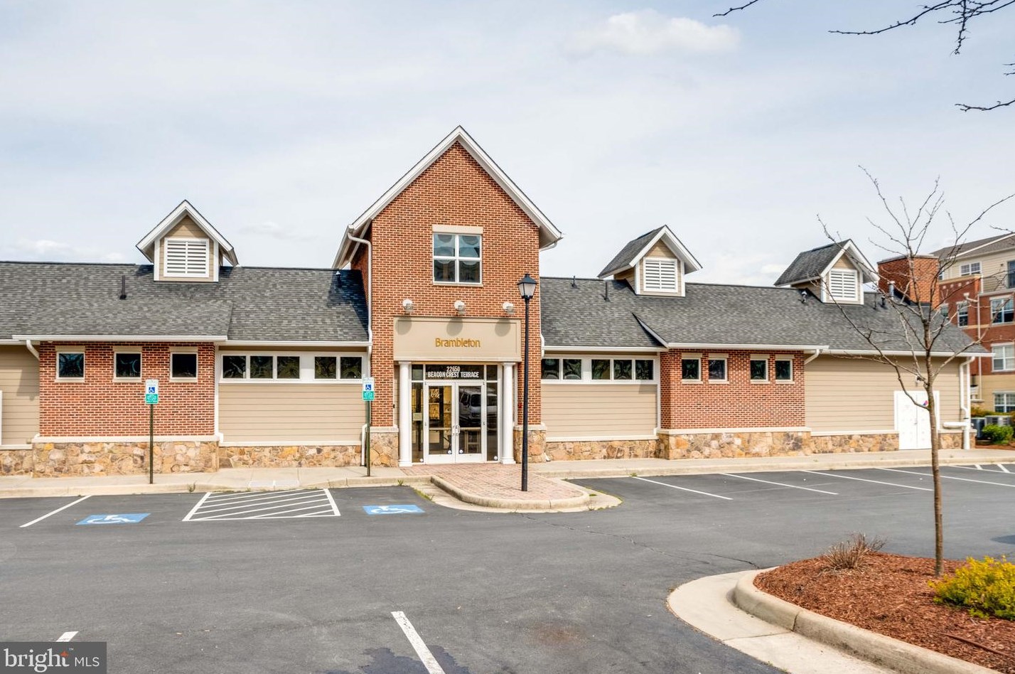 22743 Settlers Trail Ter, Ashburn VA  20148-6401 exterior