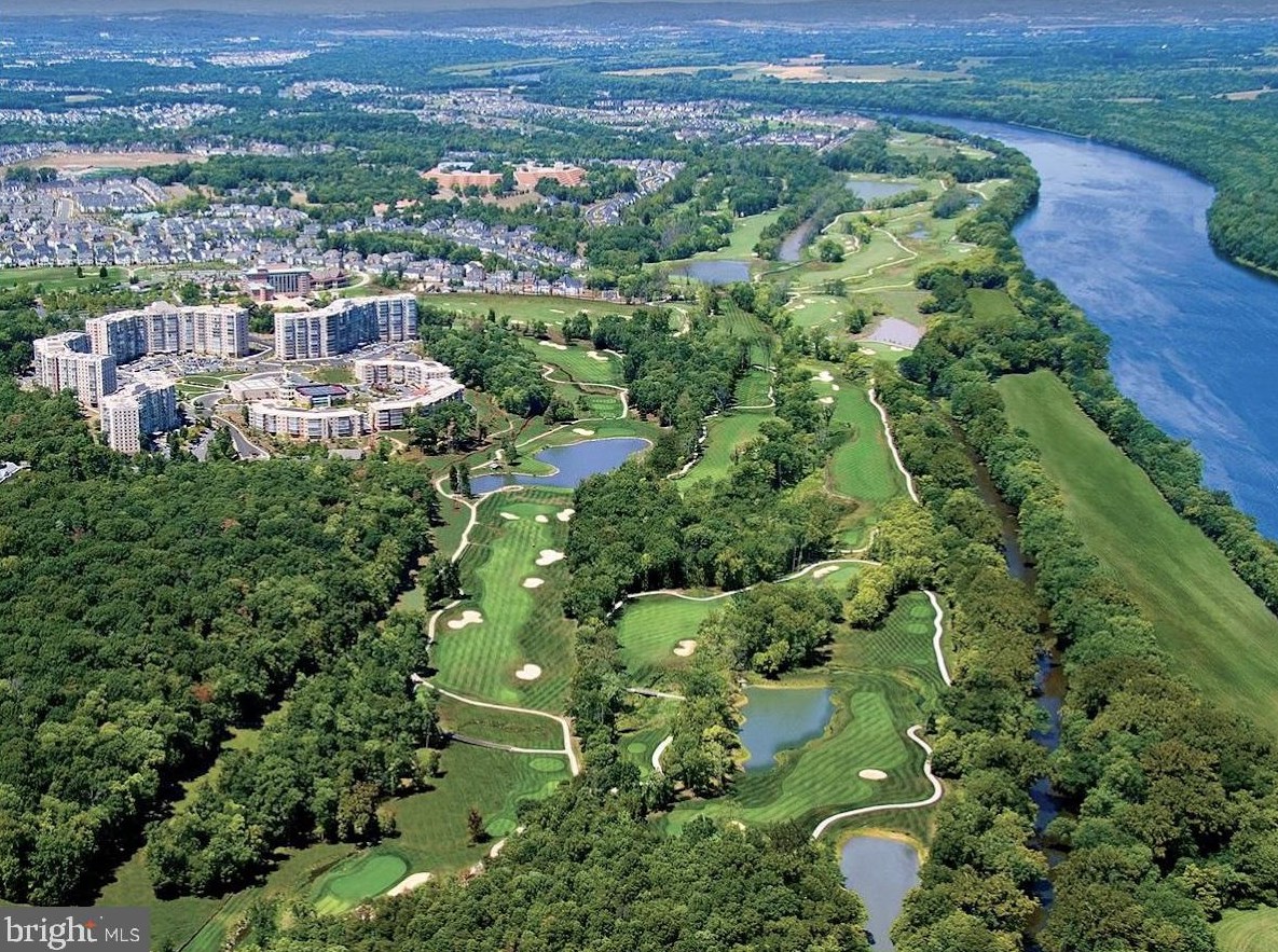 19385 Cypress Ridge Ter, Leesburg VA  20176-5162 exterior