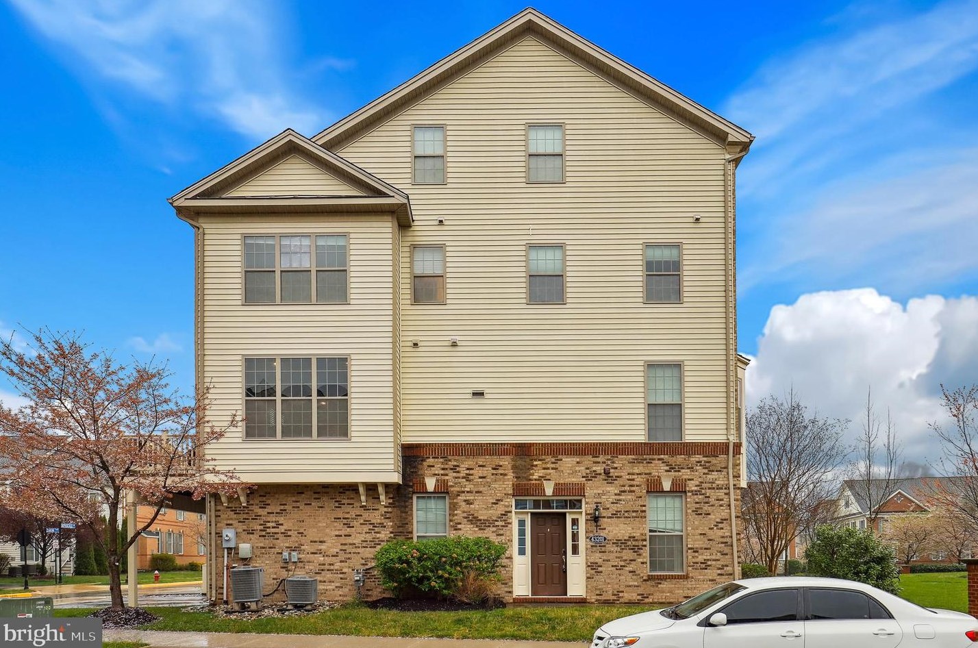 43201 Depascale Square, Ashburn, VA 20148
