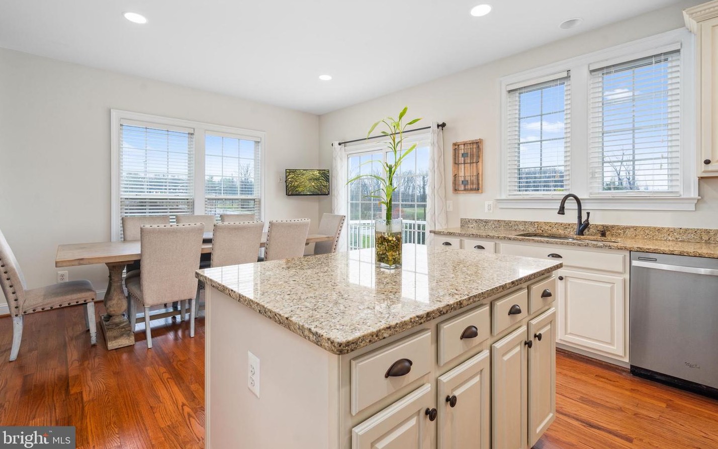 351 Pink Azalea Ter, Leesburg VA  20175-5436 exterior