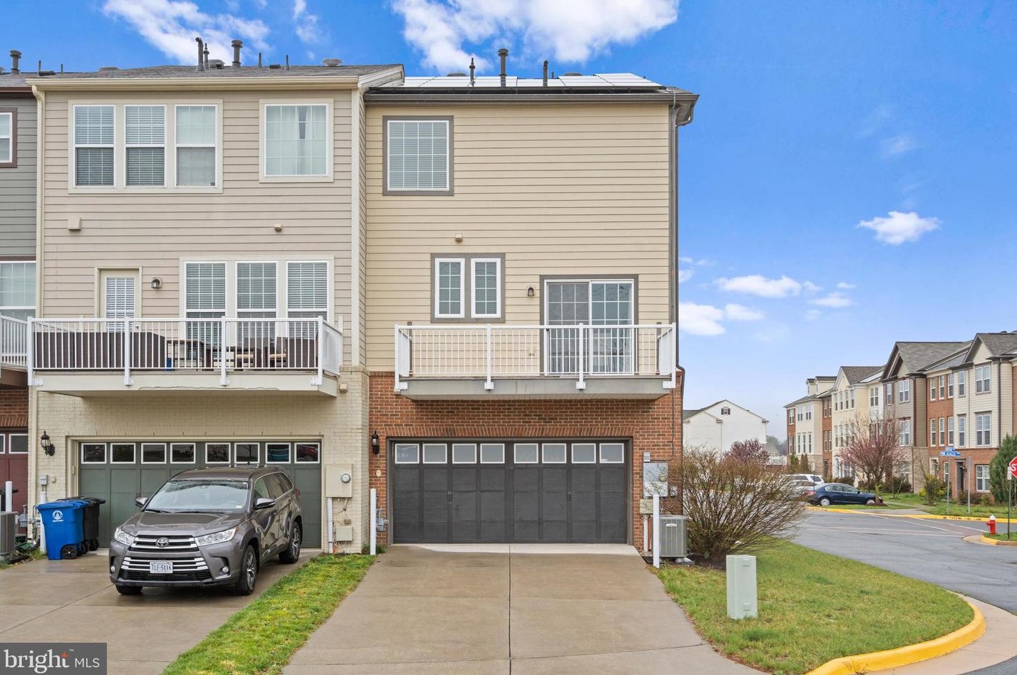 351 Pink Azalea Ter, Leesburg VA  20175-5436 exterior