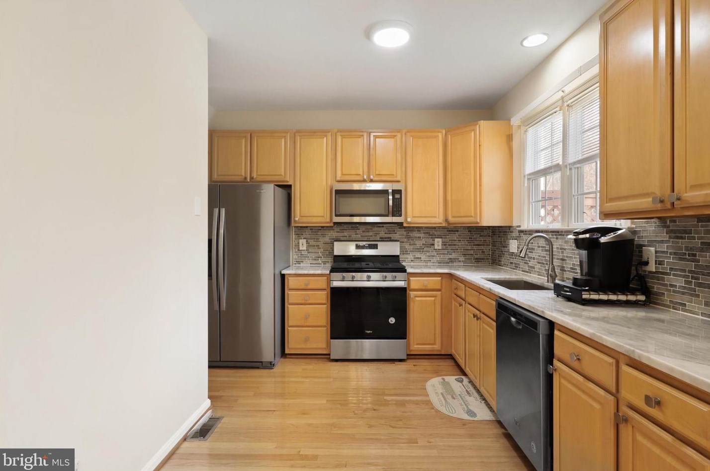 20932 Sandian Ter, Dulles VA  20165-5858 exterior