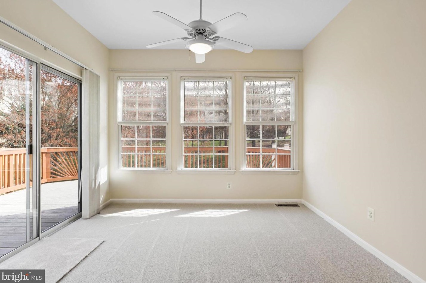 20932 Sandian Ter, Dulles VA  20165-5858 exterior