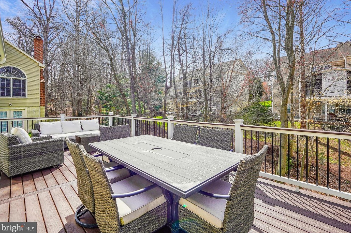 47553 Griffith Pl, Dulles VA  20165-5110 exterior