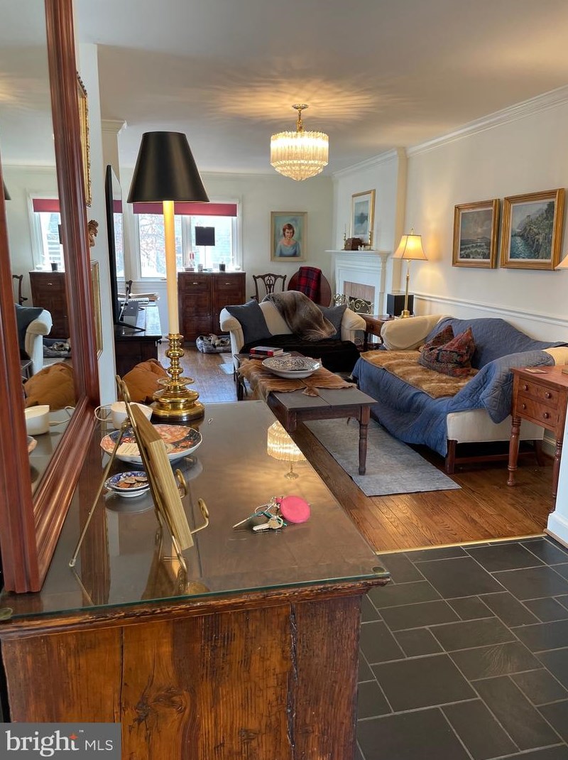 218 Marshall St E, Middleburg, VA 20117