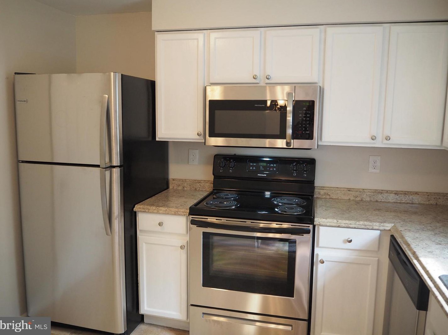 4 Dulany Ct, Dulles VA  20165-5614 exterior