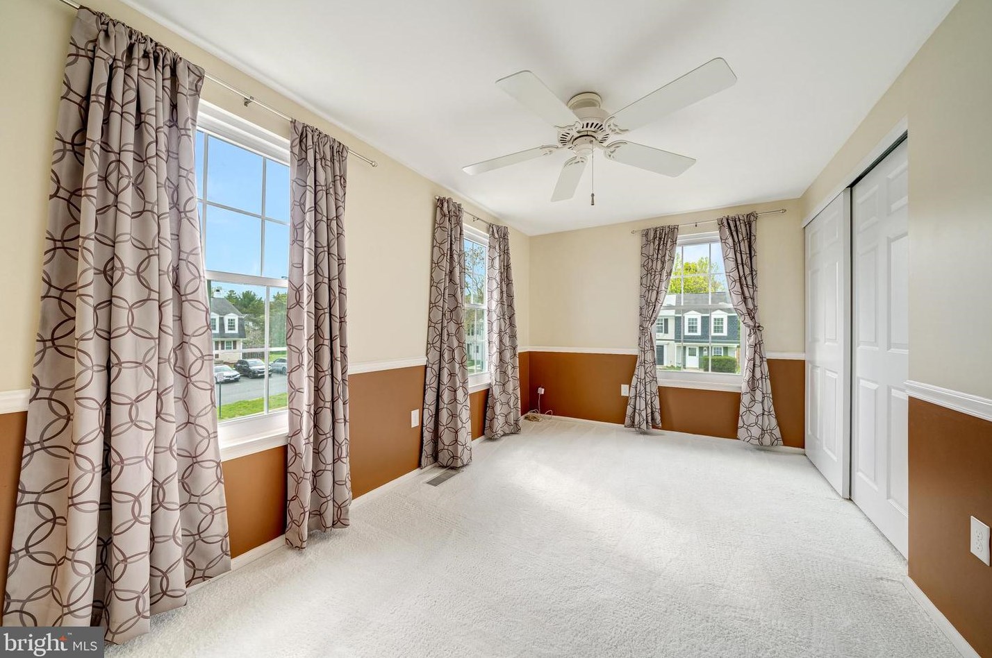 34 Quincy Ct, Dulles VA  20165-5753 exterior