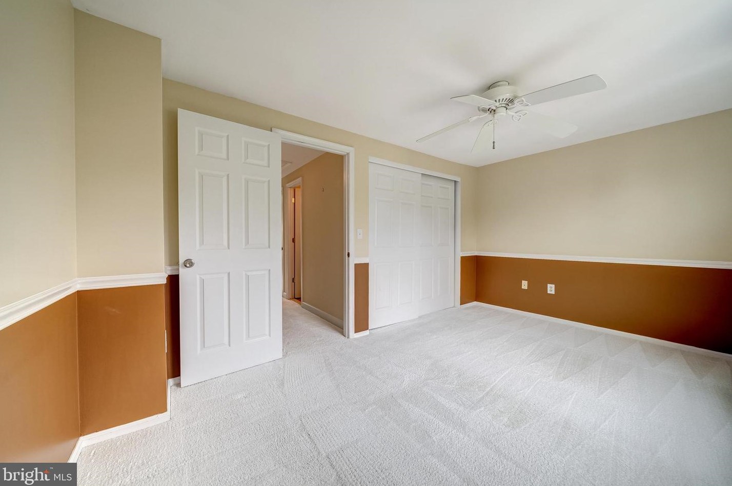 34 Quincy Ct, Dulles VA  20165-5753 exterior