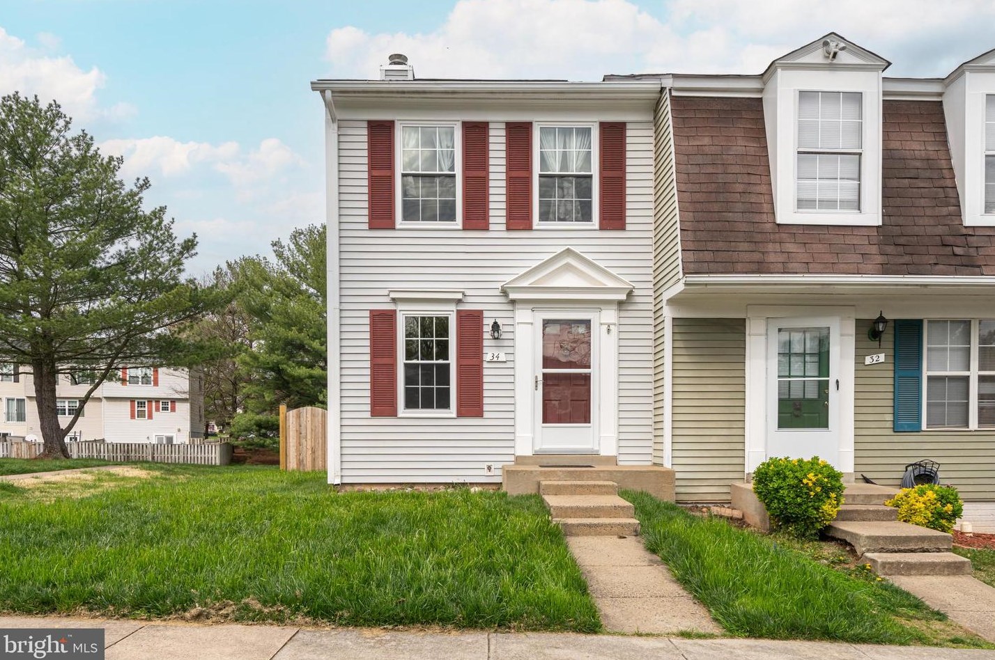 34 Quincy Ct, Dulles VA  20165-5754 exterior