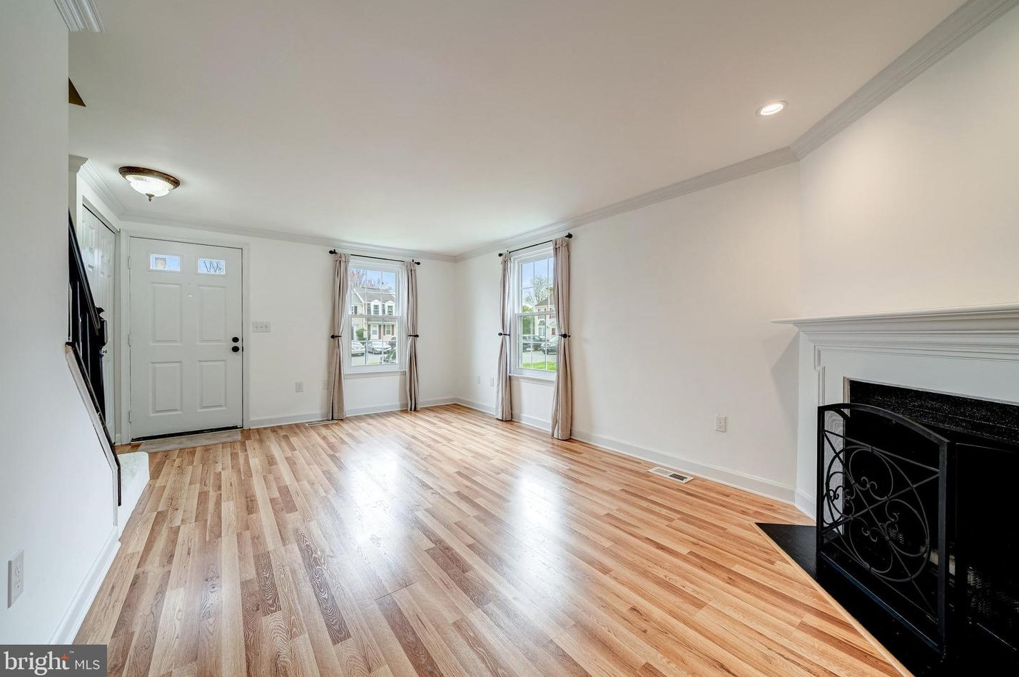 34 Quincy Ct, Dulles VA  20165-5753 exterior