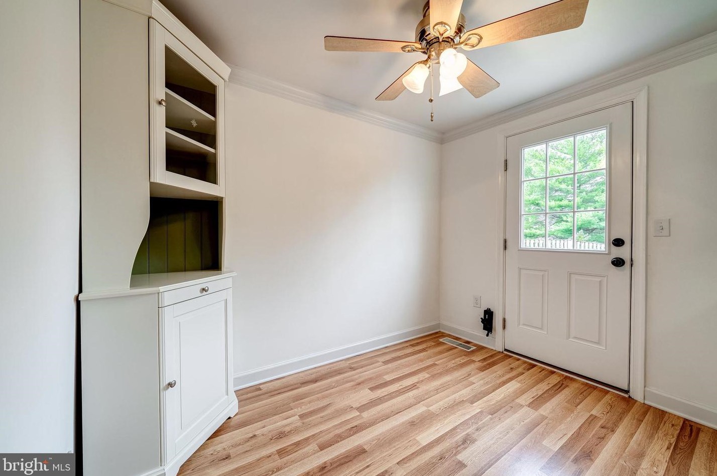 34 Quincy Ct, Dulles VA  20165-5753 exterior
