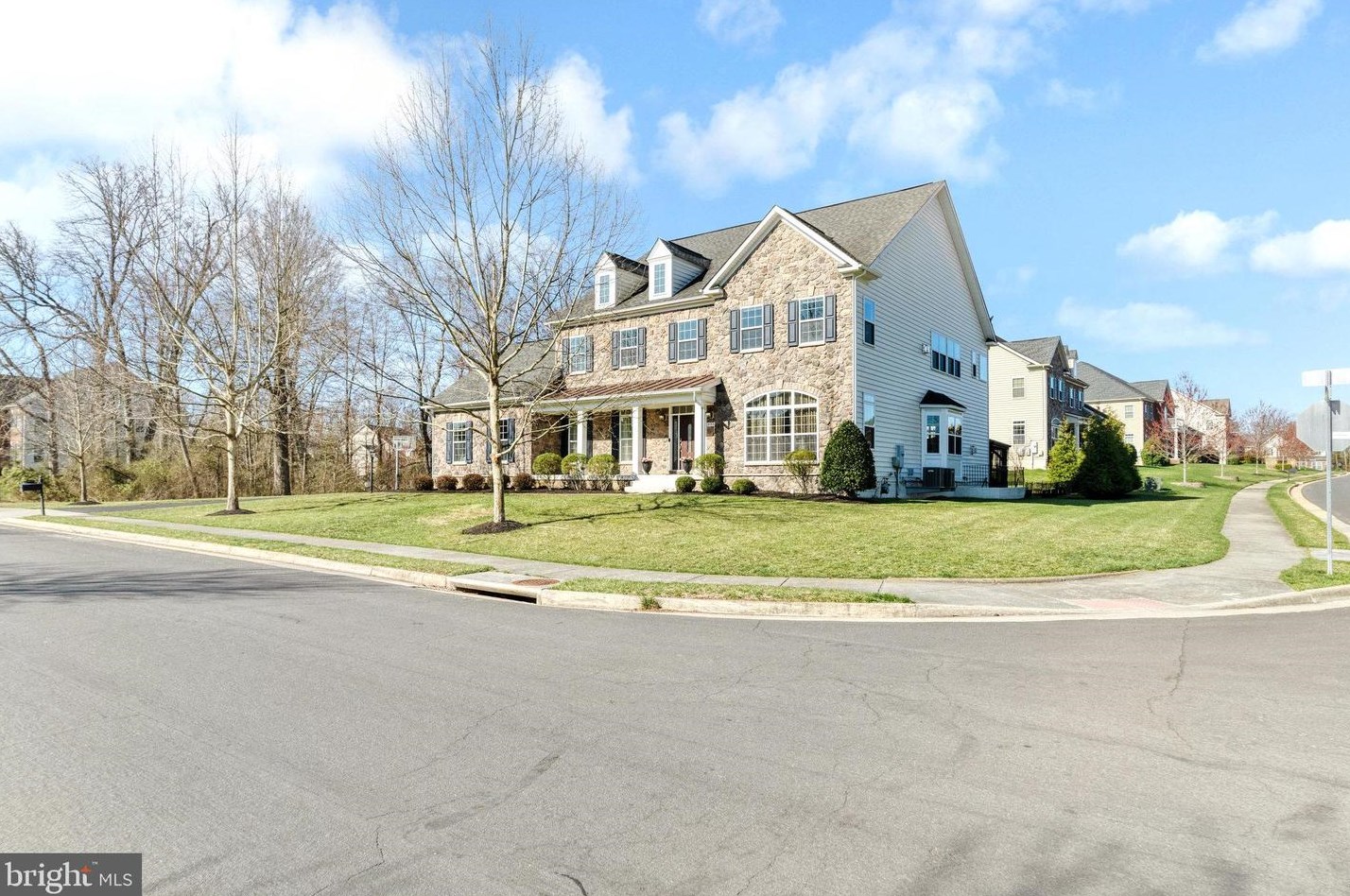 21935 Colonial Hills Dr, Ashburn, VA 20148-8001