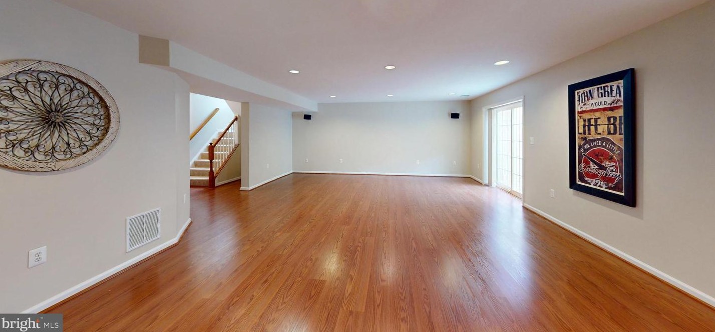 47680 Leechecker Ct, Dulles VA exterior