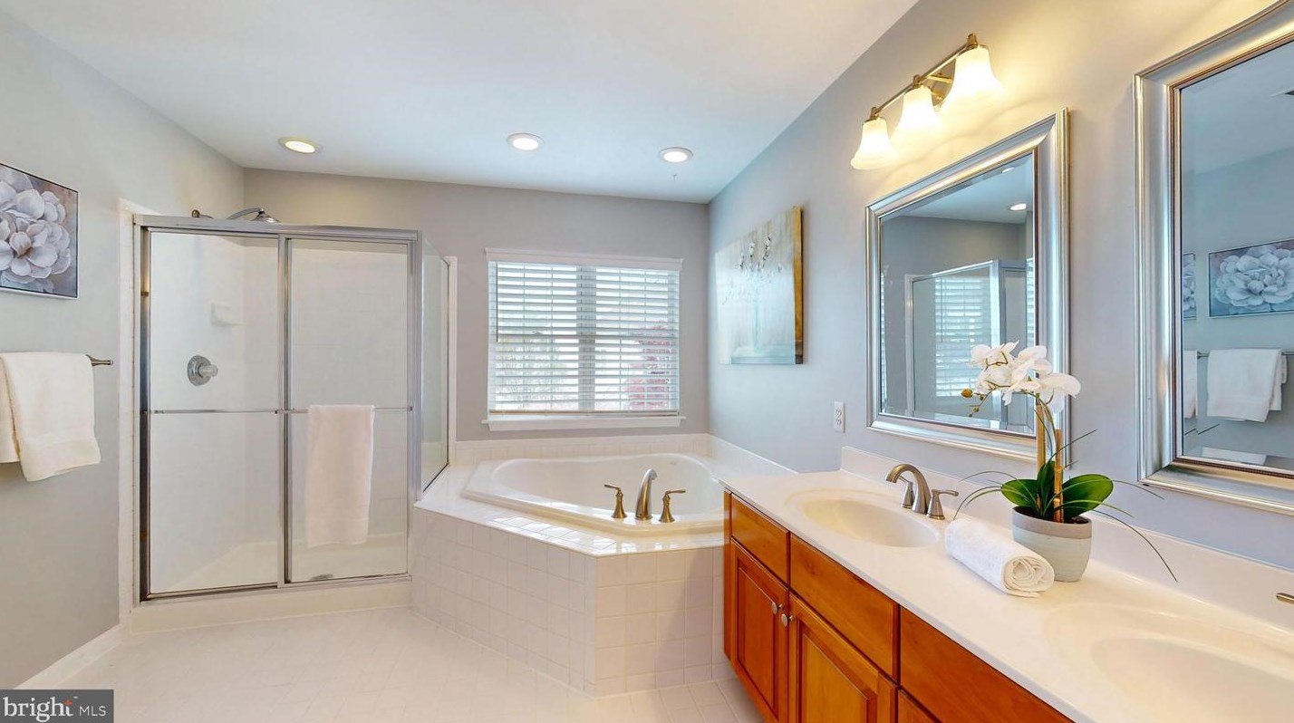 47680 Leechecker Ct, Dulles VA exterior