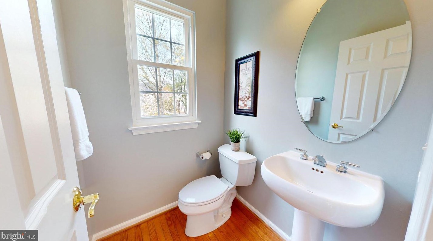 47680 Leechecker Ct, Dulles VA exterior