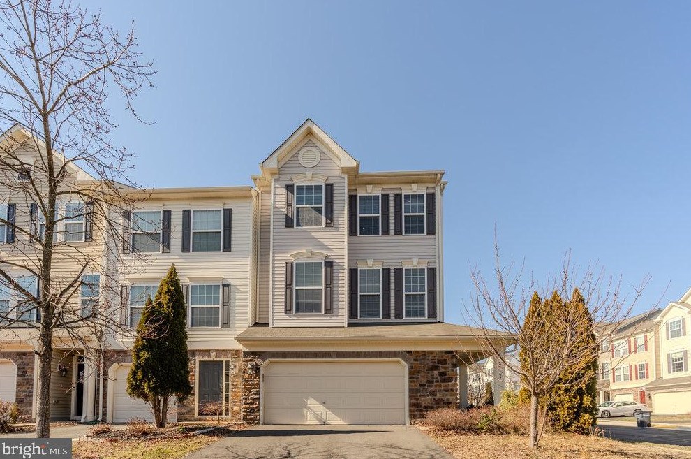 25197 Quartzite Terrace, Stone Ridge, VA 20105