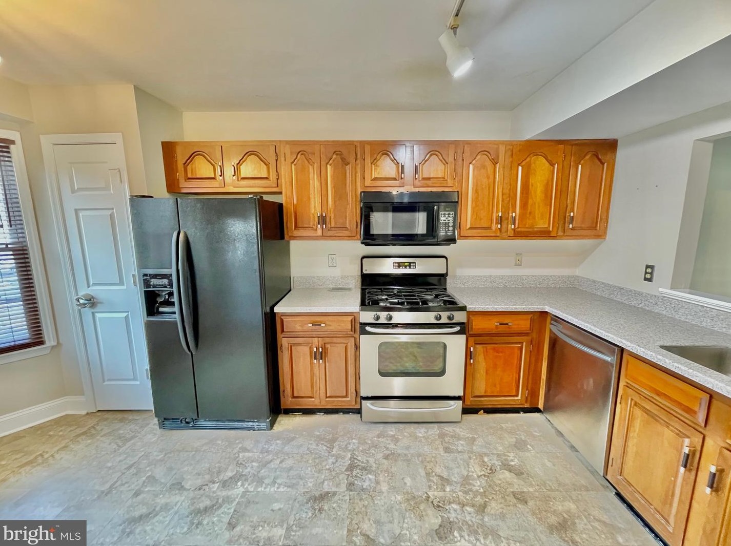 44110 Gala Cir, Ashburn, VA 20147-3343