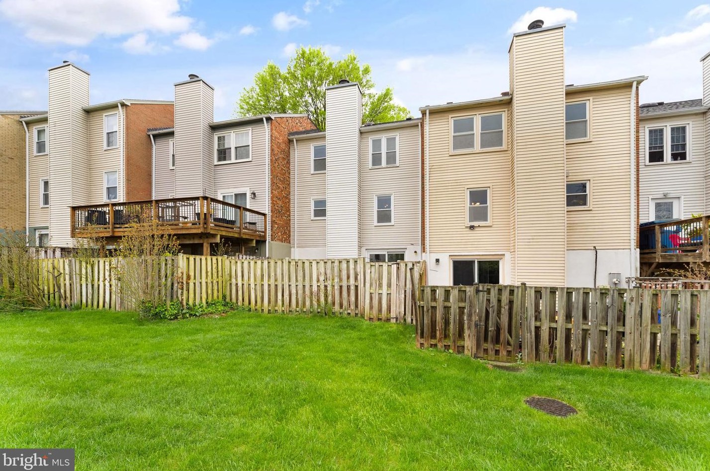 978 Holborn Ct, Dulles VA  20164-4805 exterior