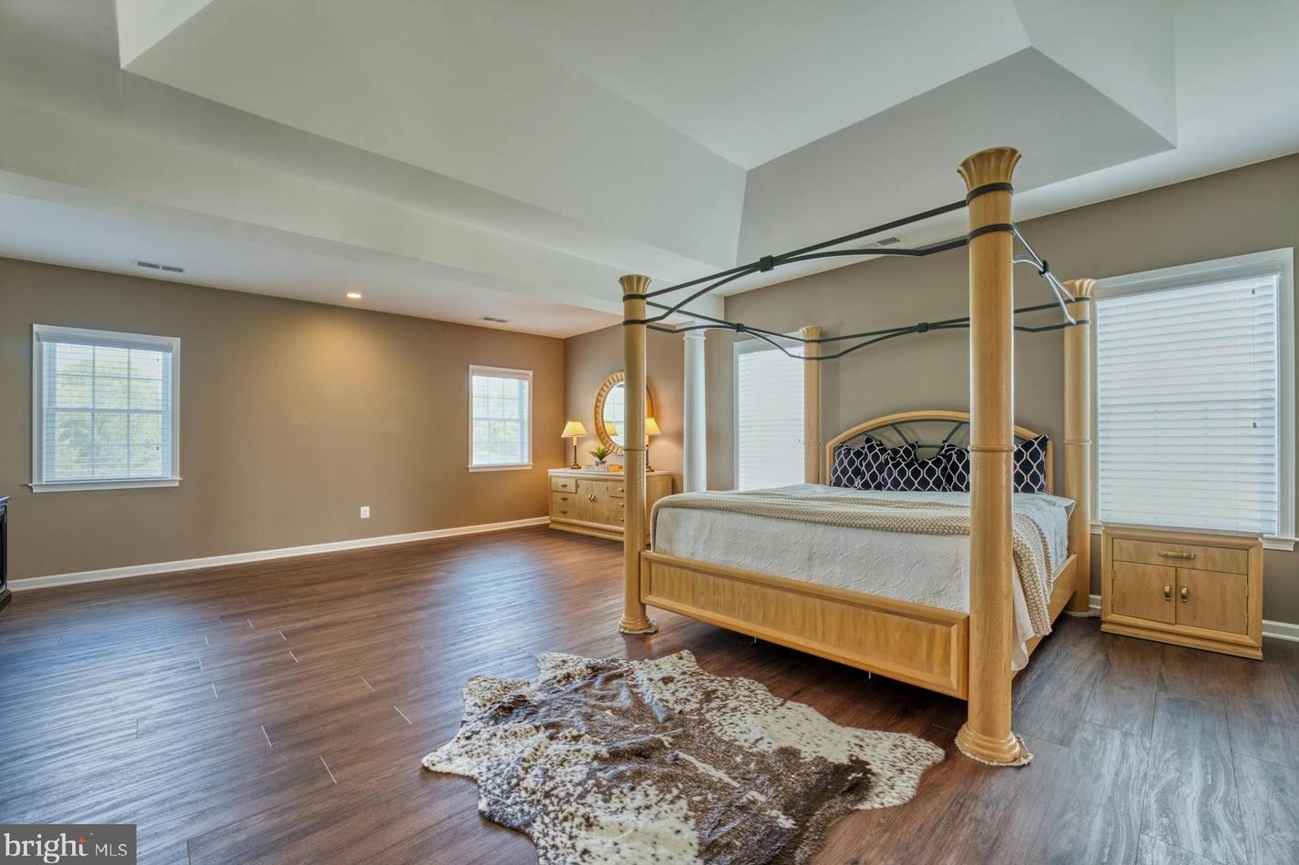 24308 Sparrow Pond Ct, Stone Ridge VA  20105 exterior