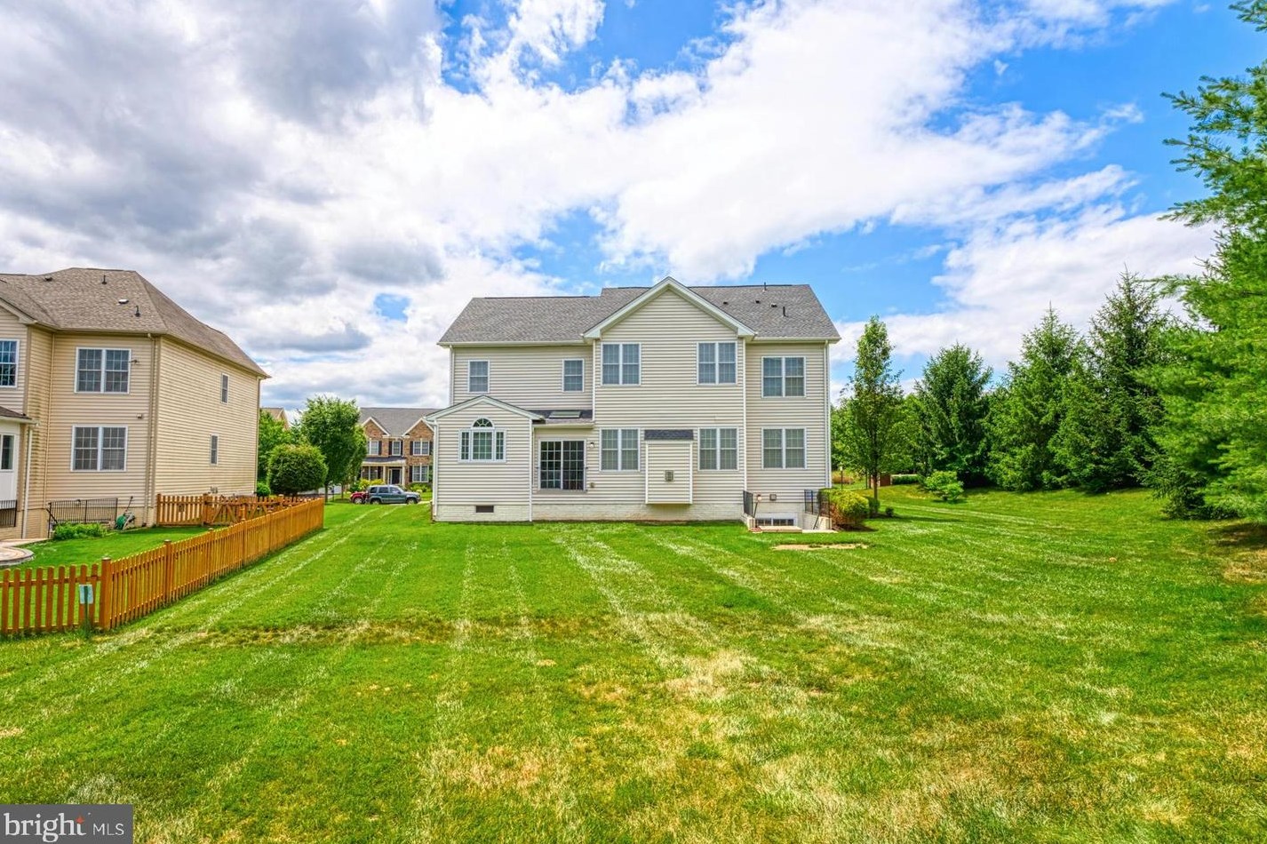 24308 Sparrow Pond Ct, Stone Ridge VA  20105 exterior