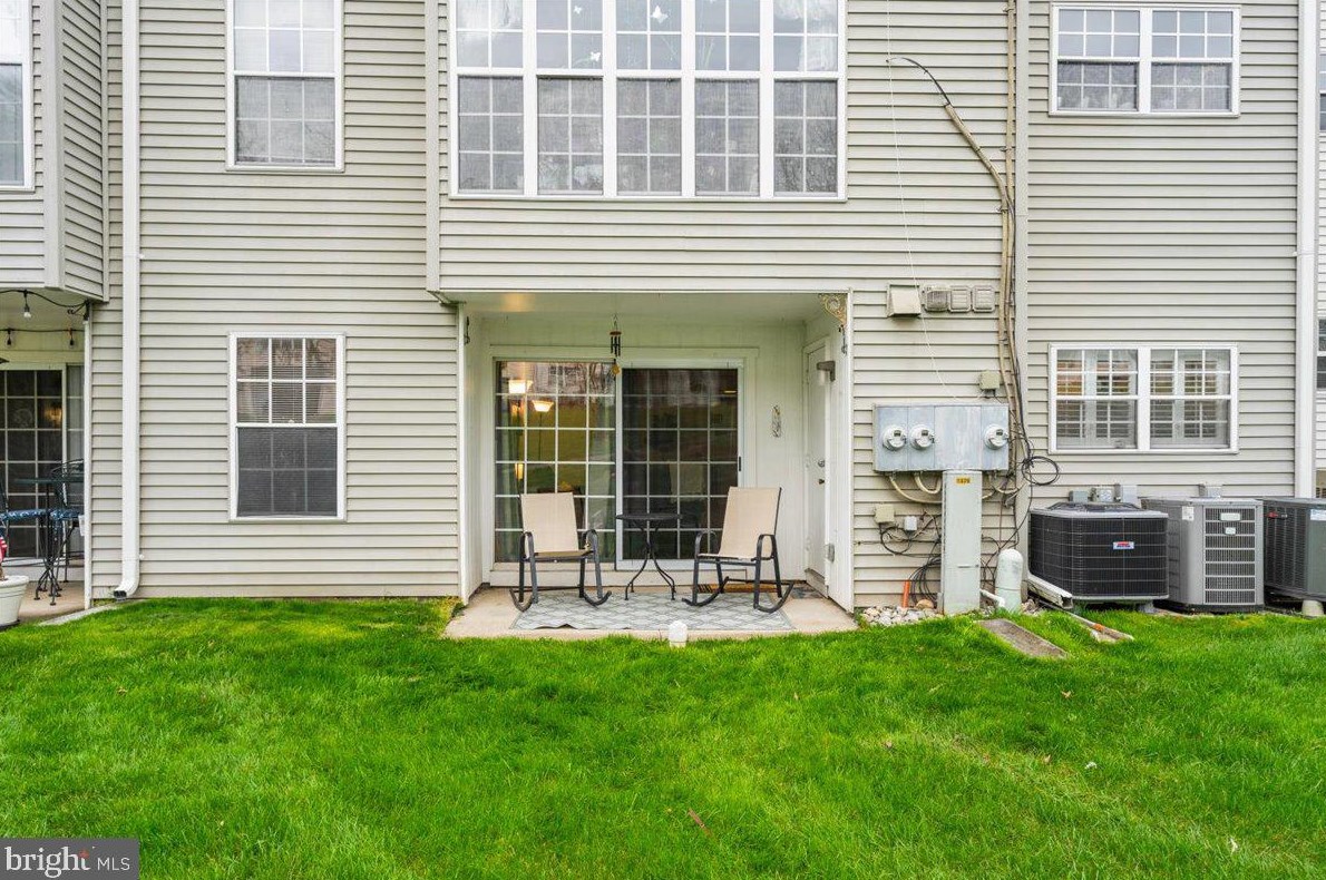 107 Prosperity Ave, Leesburg VA  20175-4151 exterior