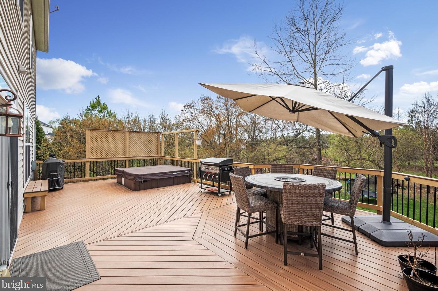 42041 Glynn Tarra Pl, Leesburg VA  20176-5477 exterior