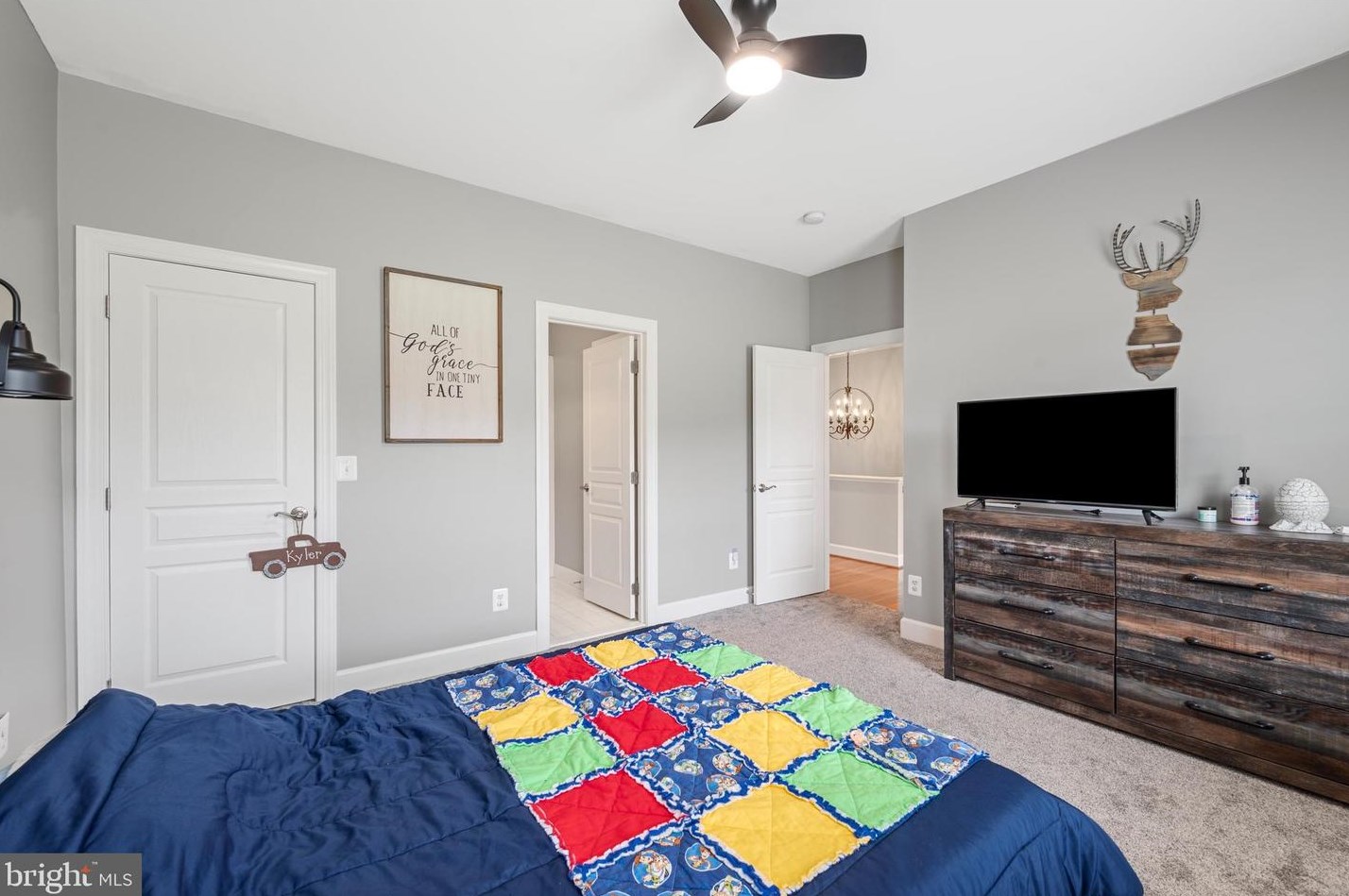 42041 Glynn Tarra Pl, Leesburg VA  20176-5477 exterior