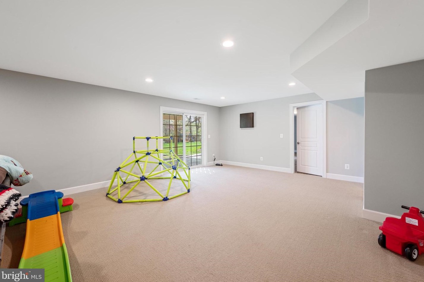 42041 Glynn Tarra Pl, Leesburg VA  20176-5477 exterior