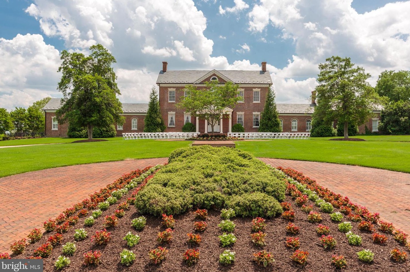 19941 Augusta Village Pl, Ashburn VA  20147-4128 exterior