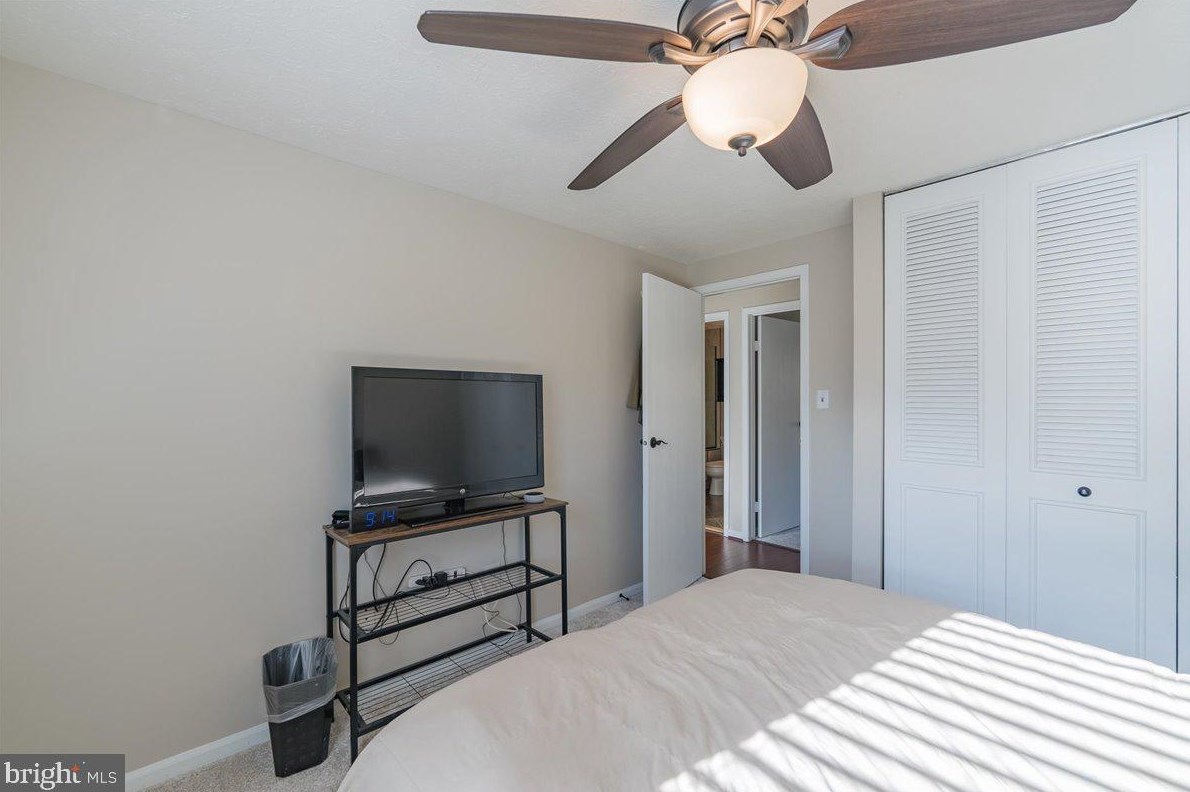 209 Amy Ct, Dulles VA  20164-1922 exterior