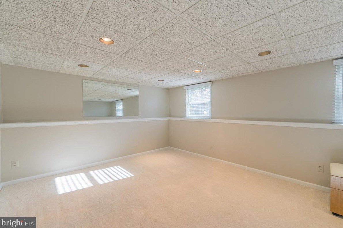 209 Amy Ct, Dulles VA  20164-1922 exterior