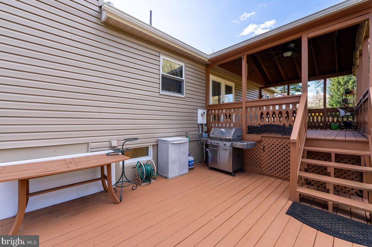 209 Amy Ct, Dulles VA  20164-1922 exterior
