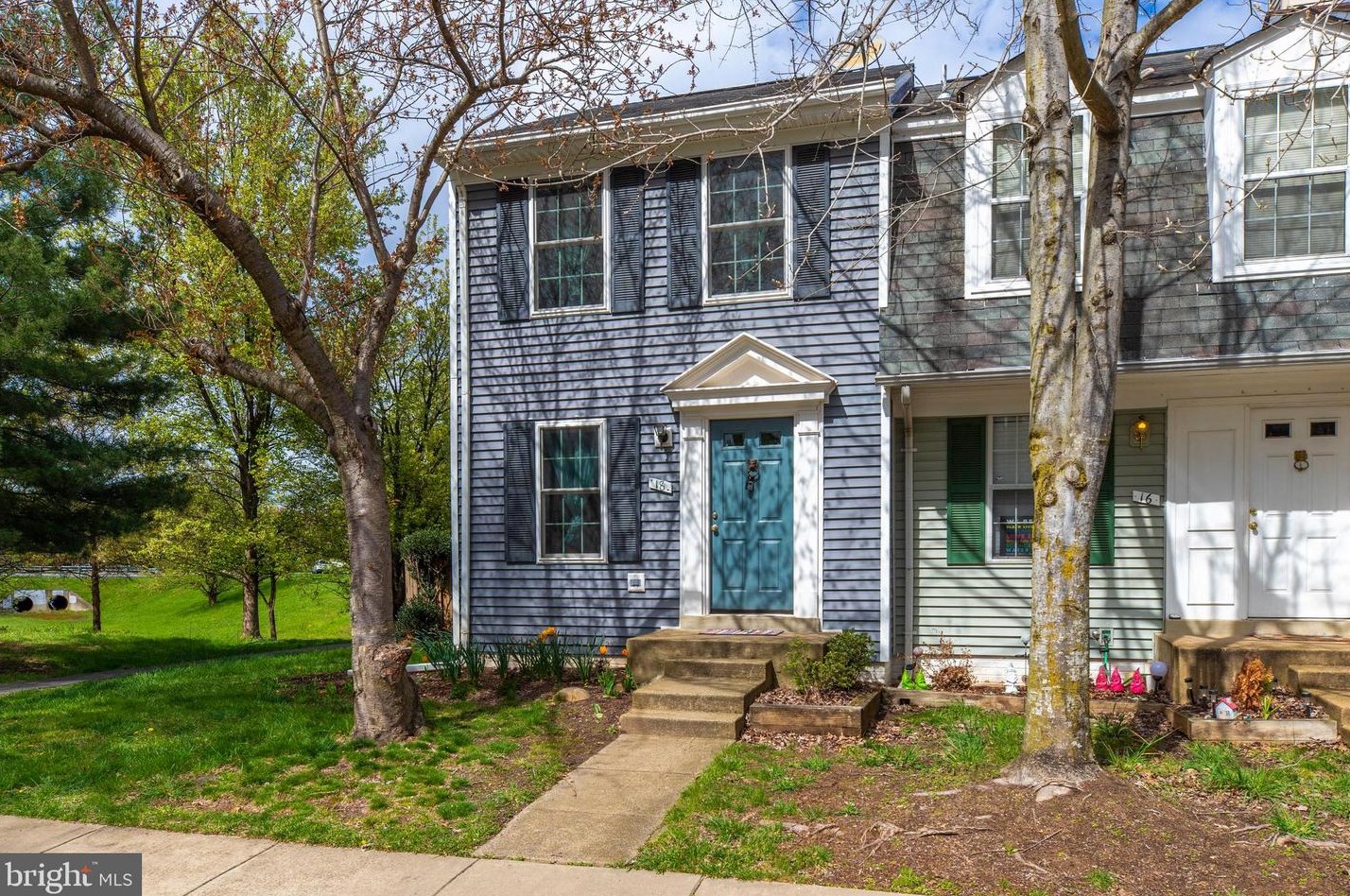 18 Southall Ct, Dulles, VA 20165