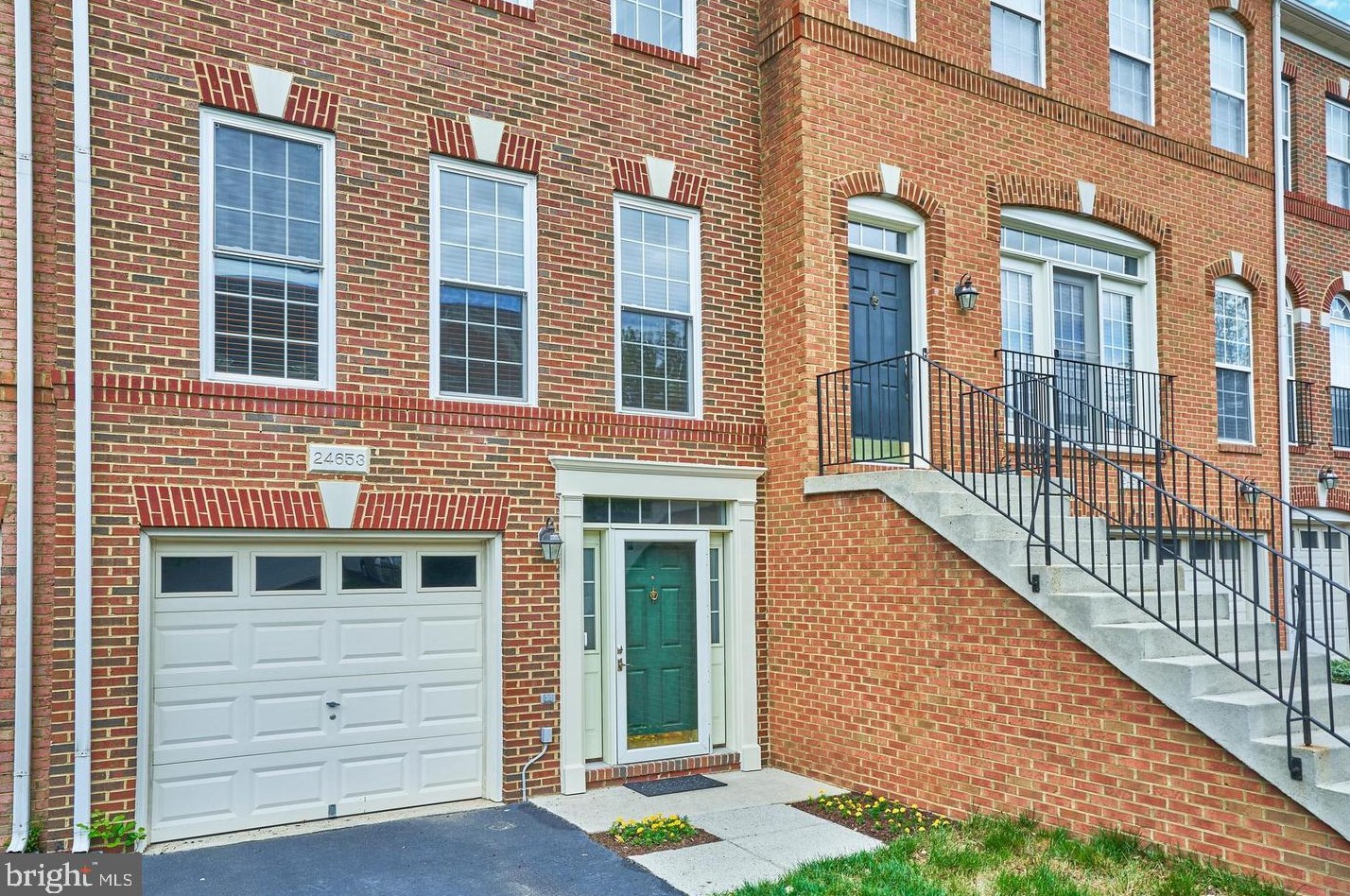 24653 Nettle Mill Sq, Stone Ridge, VA 20105-2993