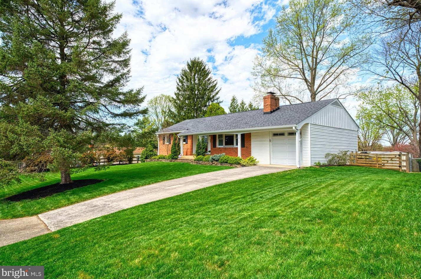313 Prospect Dr, Leesburg, VA 20175-3532
