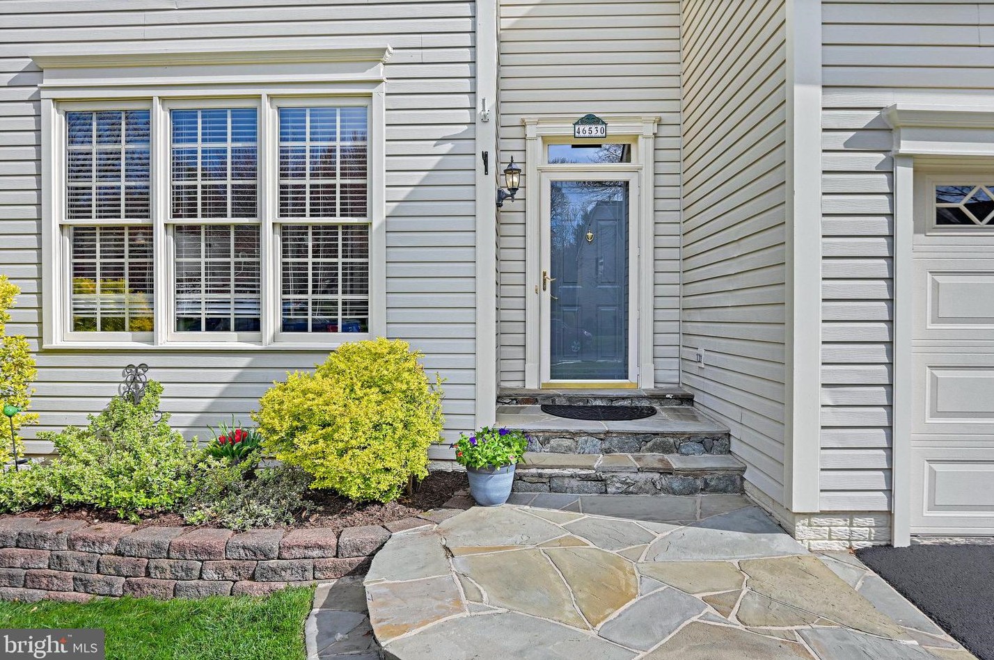 46530 Cedarhurst Dr, Dulles, VA 20165
