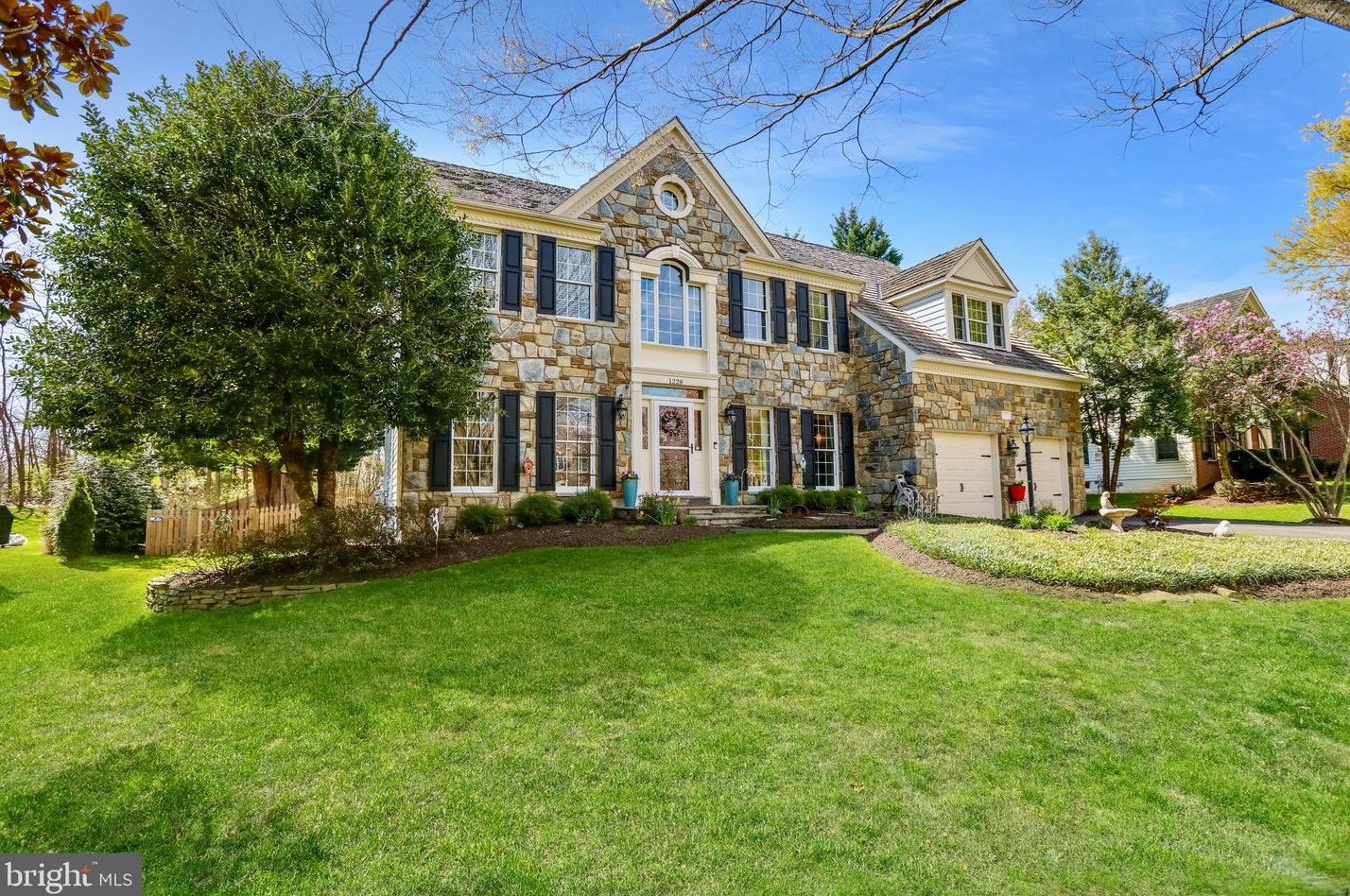 1228 Bradfield Dr, Leesburg, VA 20175-5028