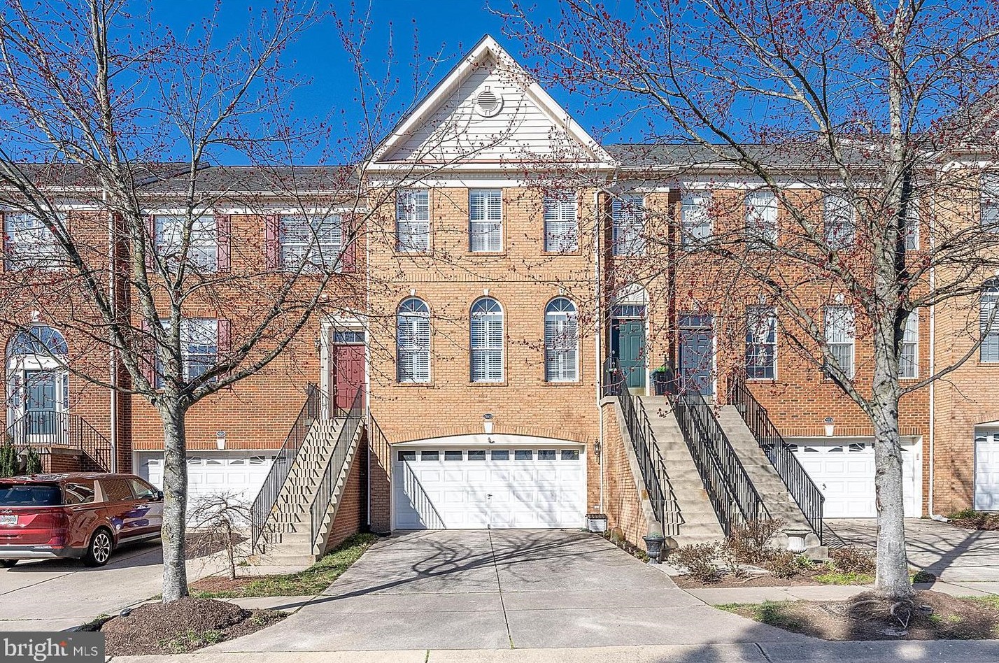25533 Beresford Dr, Fairfax, VA 20152-3903