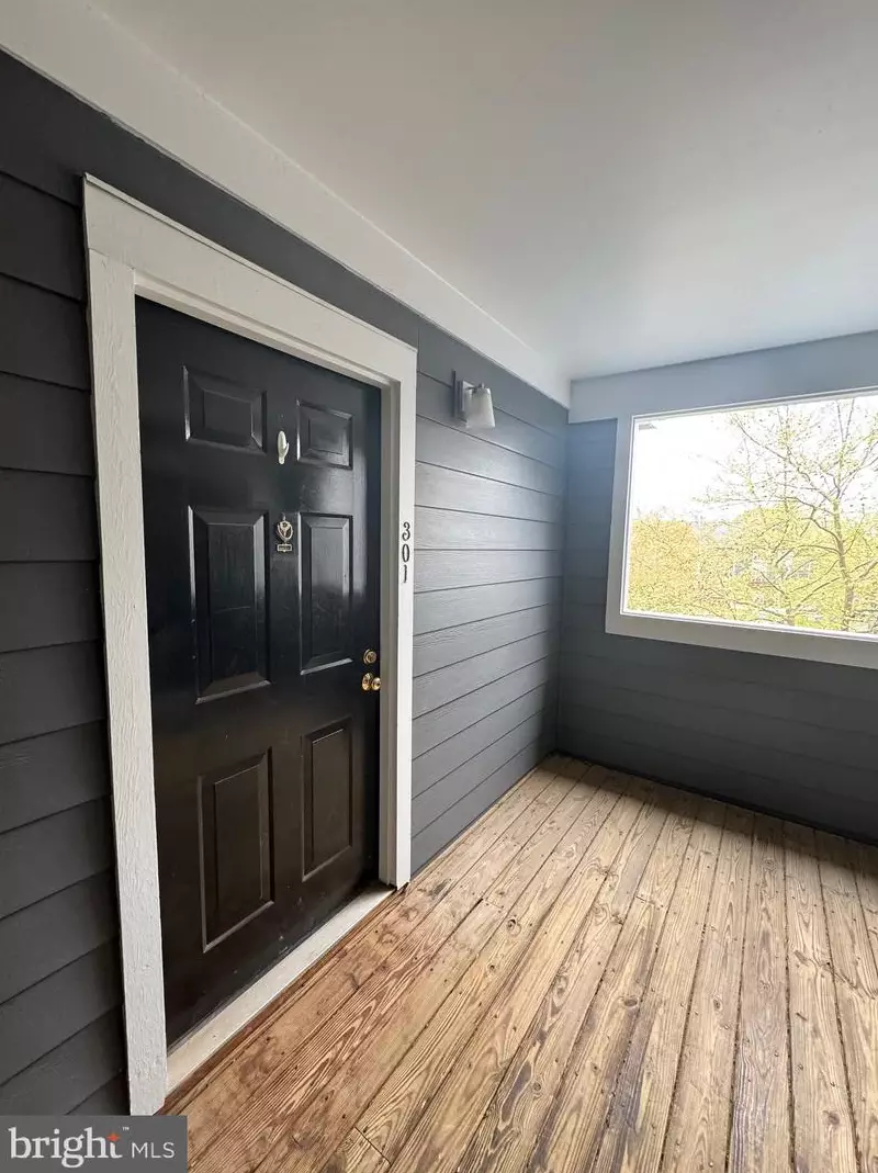 20273 Beechwood Ter #301, Ashburn, VA 20147