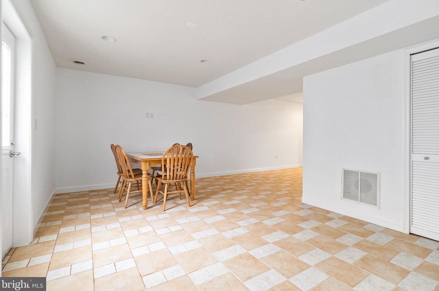 20616 Sutherlin Pl, Dulles VA  20165-8500 exterior